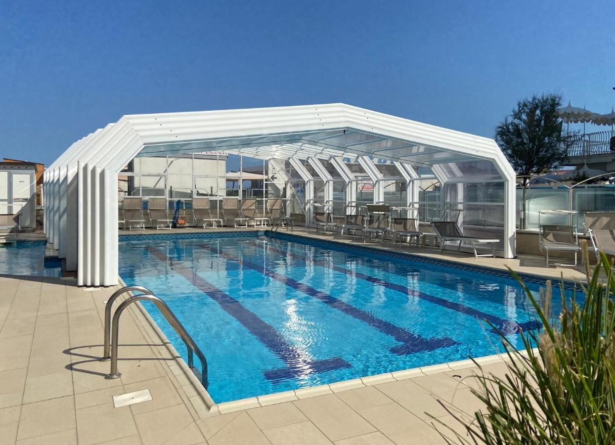 Hotel Solemare Милано Мартима Екстериор снимка