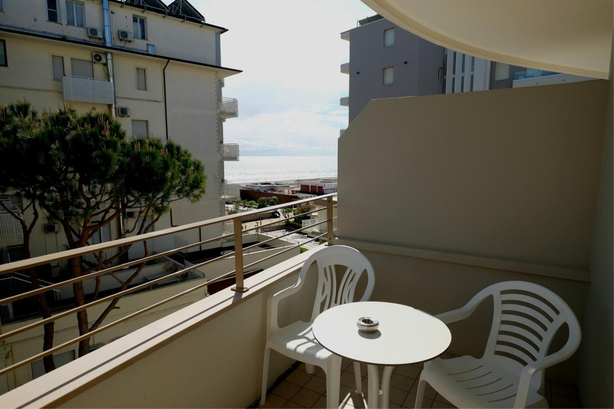 Hotel Solemare Милано Мартима Екстериор снимка