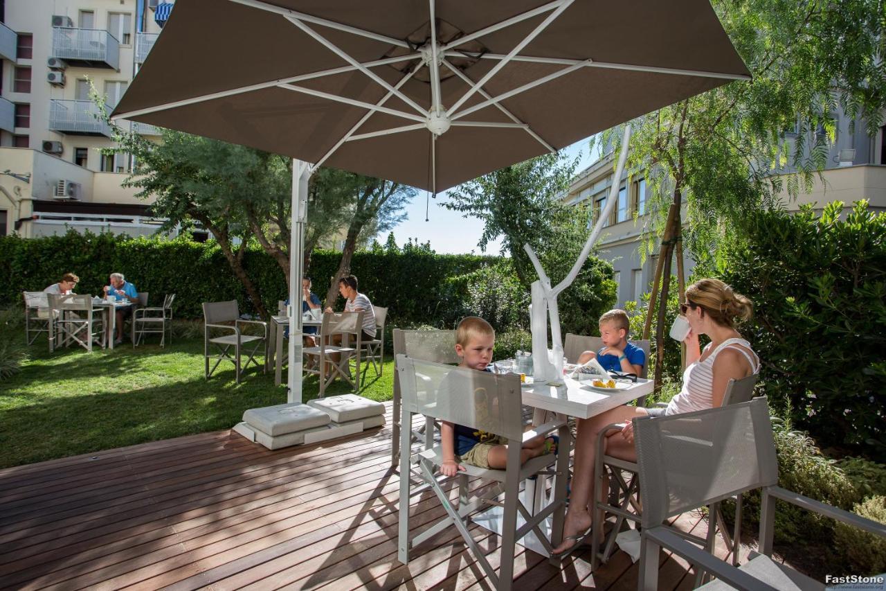 Hotel Solemare Милано Мартима Екстериор снимка