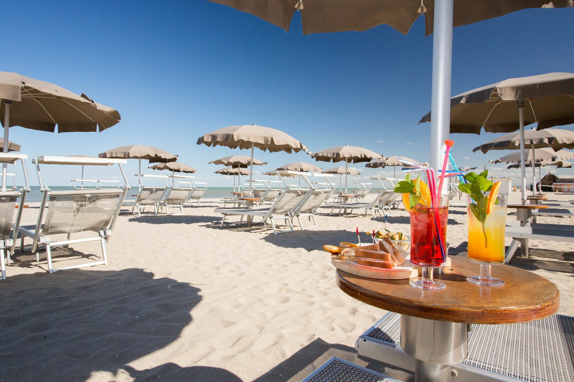 Hotel Solemare Милано Мартима Екстериор снимка